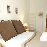 Sj2e Historic Baixa For 6 - Steps From Augusta Arch In Downtown! Διαμέρισμα *