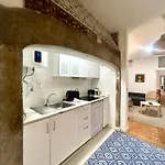 Sj2e Historic Baixa For 6 - Steps From Augusta Arch In Downtown! Διαμέρισμα