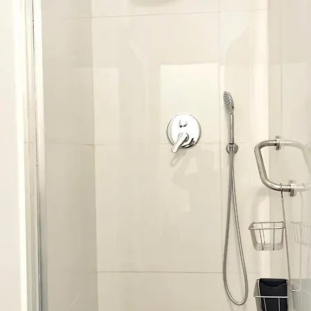 Sj2e Heart Of Baixa! Spacious & Friendly With Ac In Lis Downtown!