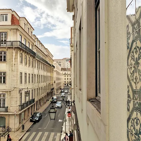 Sj2e Historic Baixa For 6 - Steps From Augusta Arch In Downtown! Διαμέρισμα *